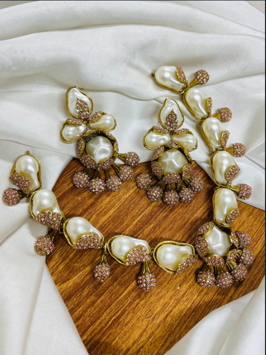 Royal Turkish Baroque Pearl Jewelry Set – Vintage Ottoman Inspired Necklace & Earrings with Pink Zirconia Accents