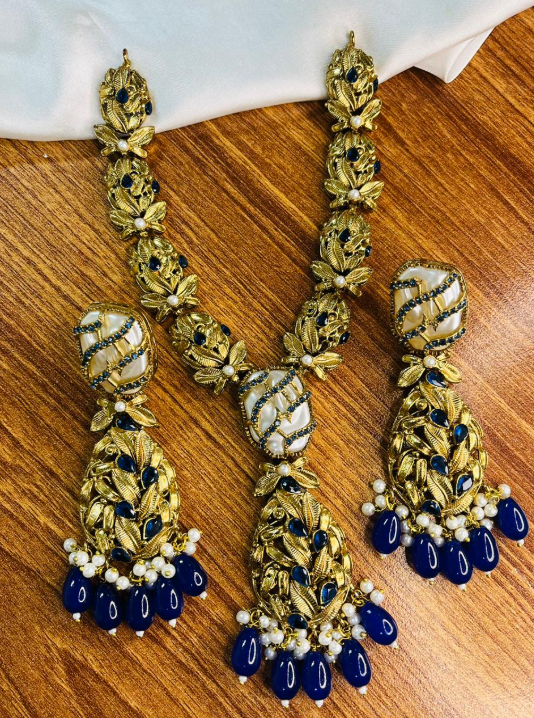 Vintage Style Turkish Floral Jewelry Set – Gold-Plated Necklace & Long Statement Earrings